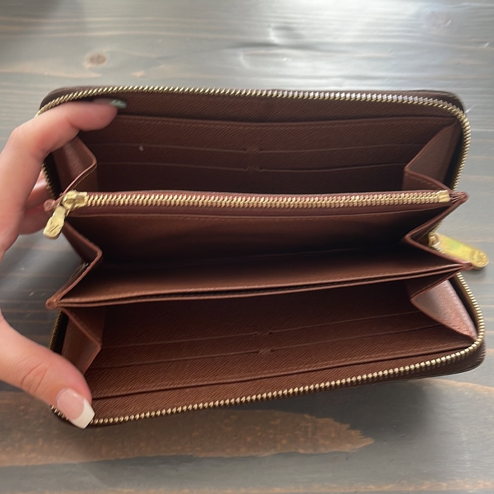 Louis Vuitton wallet - Picture 3 of 12